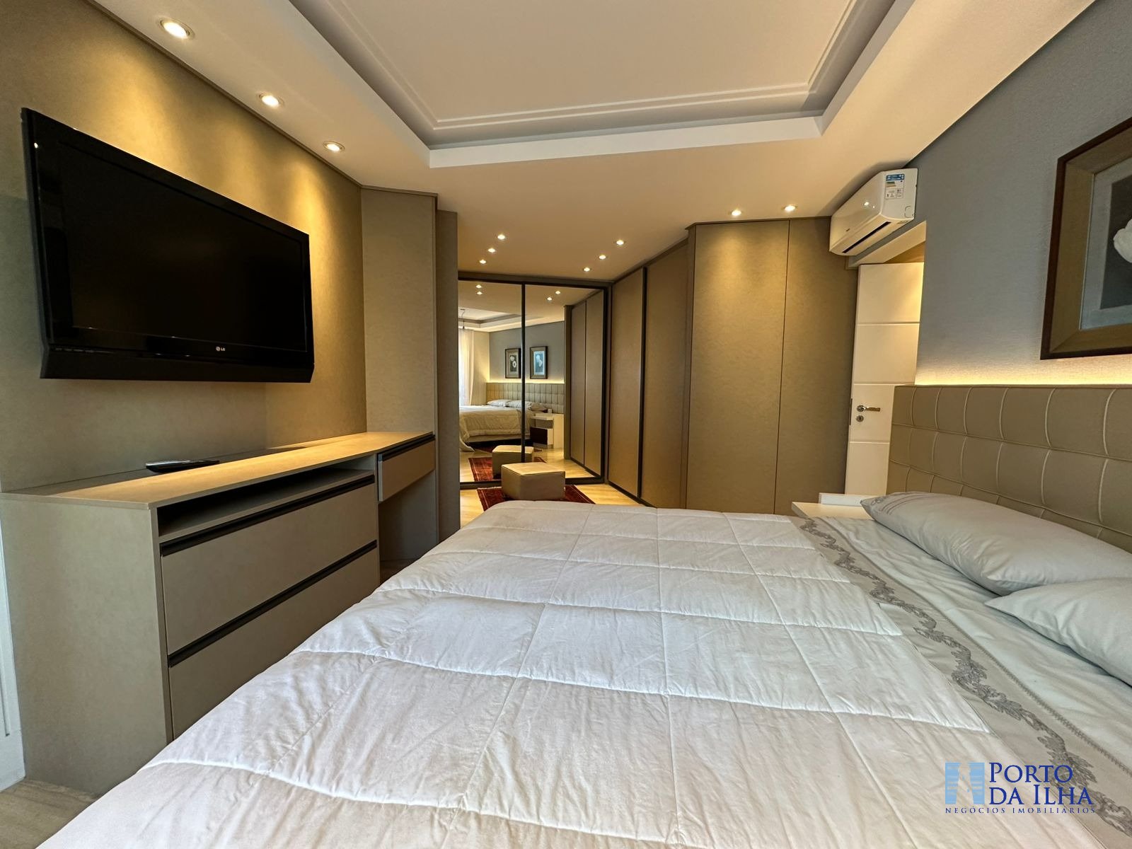 Apartamento à venda com 3 quartos, 221m² - Foto 18