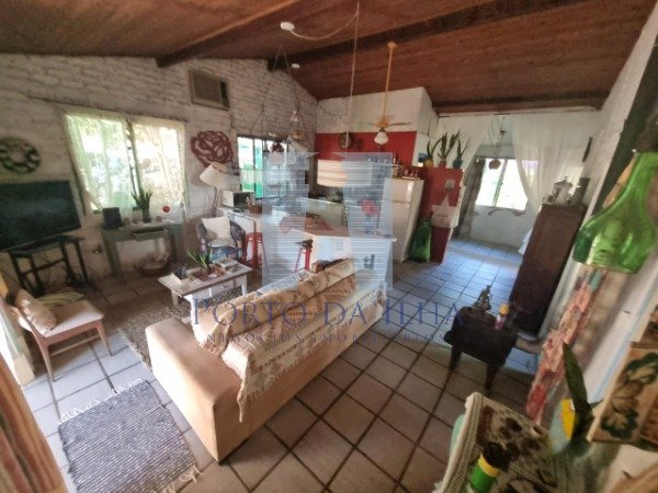 Casa à venda com 4 quartos, 150m² - Foto 2