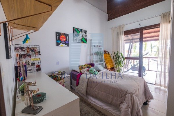 Casa à venda com 6 quartos, 300m² - Foto 14