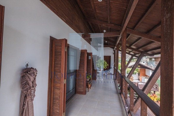 Casa à venda com 6 quartos, 300m² - Foto 23