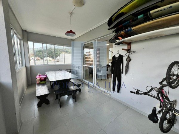 Casa à venda com 3 quartos, 210m² - Foto 9