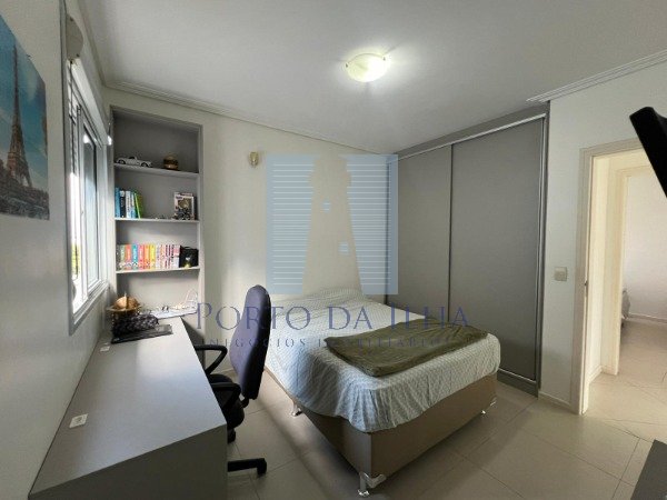 Casa à venda com 3 quartos, 210m² - Foto 20