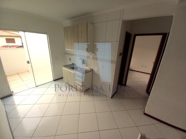 Apartamento à venda com 2 quartos, 100m² - Foto 2