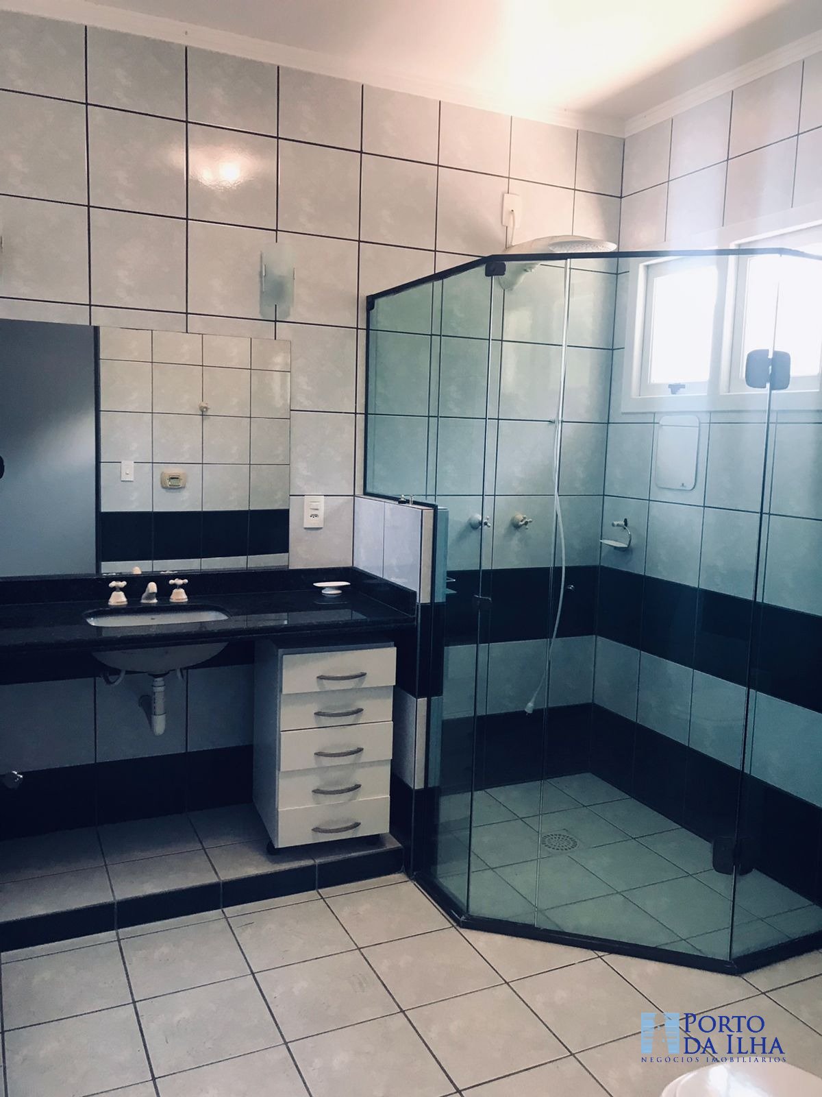 Casa de Condomínio para alugar com 4 quartos, 273m² - Foto 11