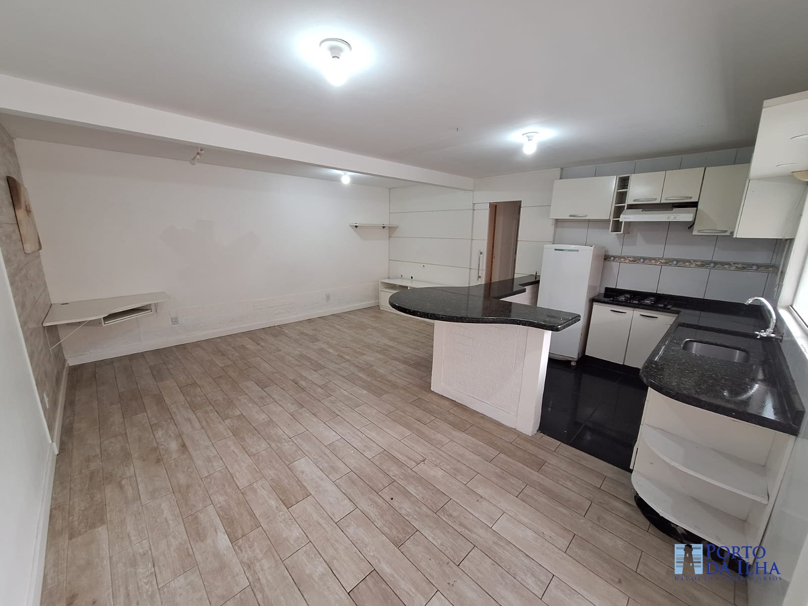 Apartamento à venda com 2 quartos, 72m² - Foto 1