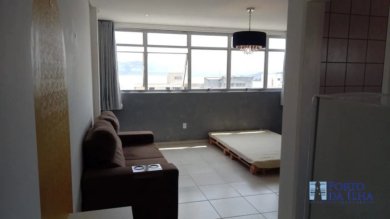 Apartamento à venda com 1 quarto, 39m² - Foto 1