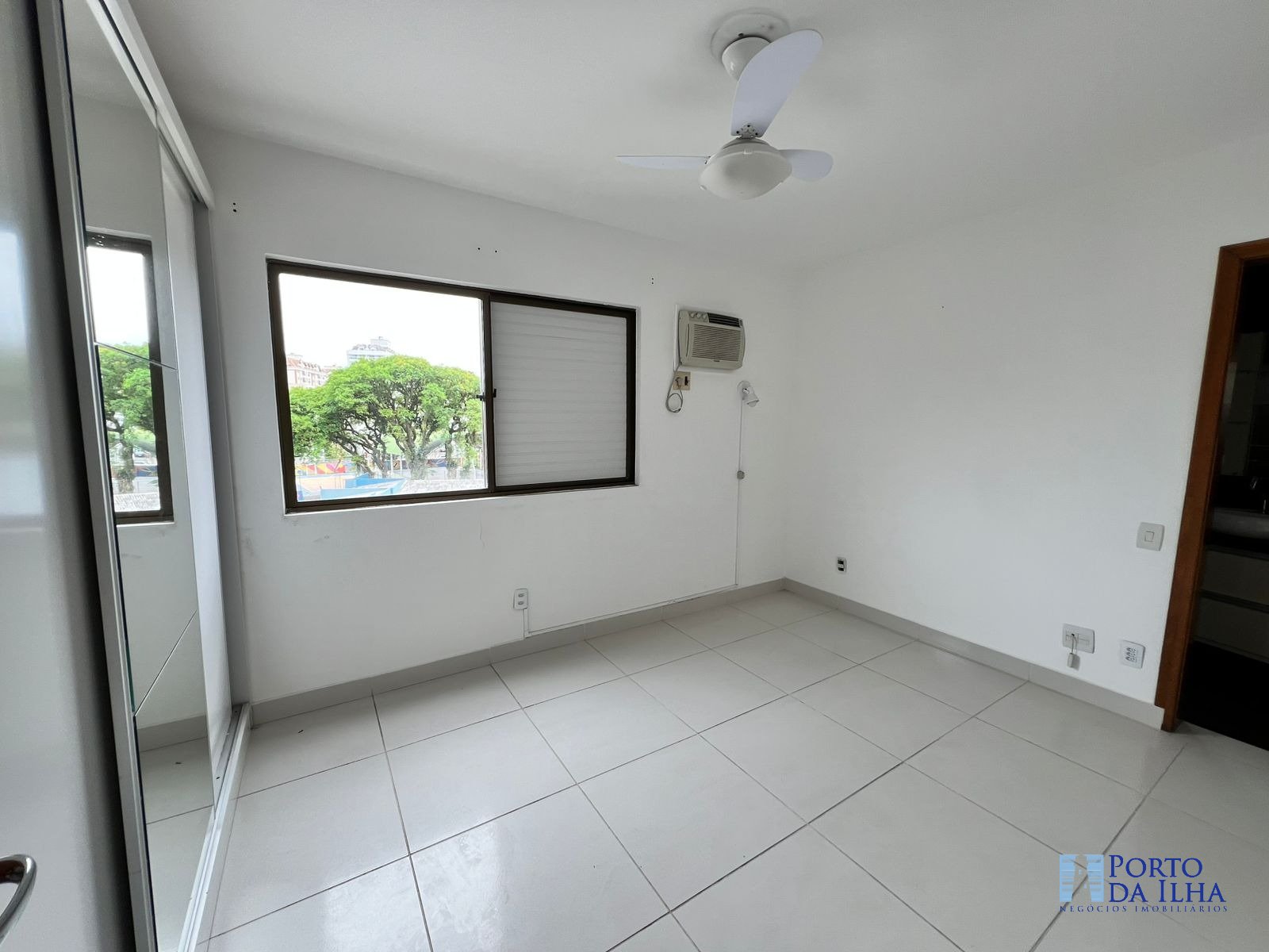 Apartamento à venda com 3 quartos, 183m² - Foto 9