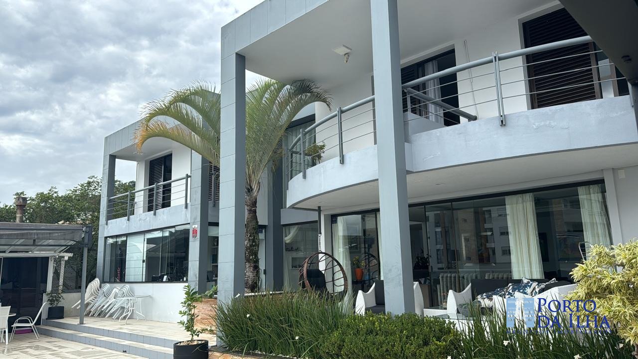 Casa à venda com 5 quartos, 585m² - Foto 1