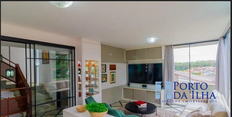 Casa à venda com 4 quartos, 184m² - Foto 2