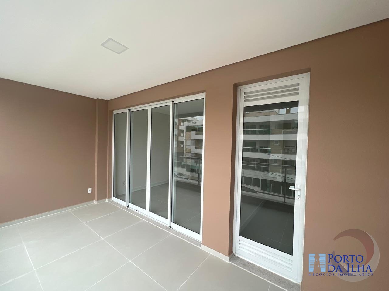 Apartamento à venda com 2 quartos, 100m² - Foto 17