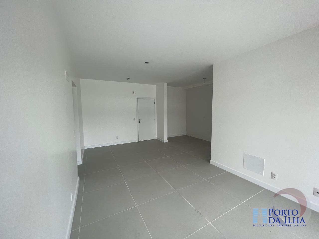 Apartamento à venda com 2 quartos, 100m² - Foto 3