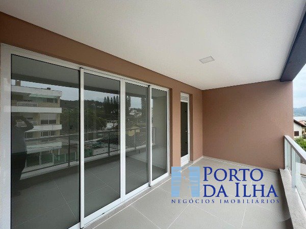 Apartamento à venda com 2 quartos, 100m² - Foto 1