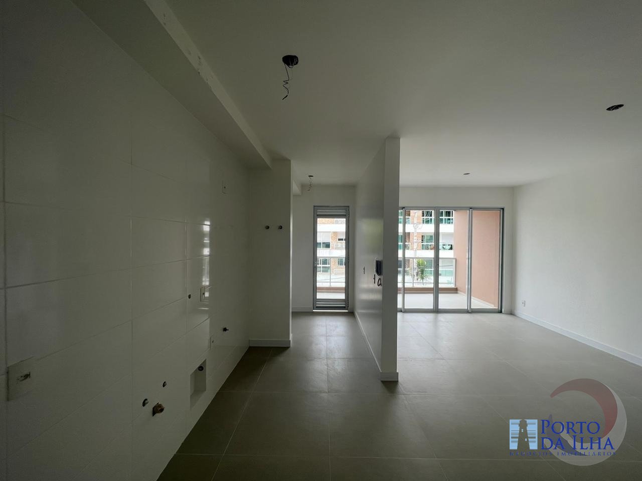 Apartamento à venda com 2 quartos, 100m² - Foto 4